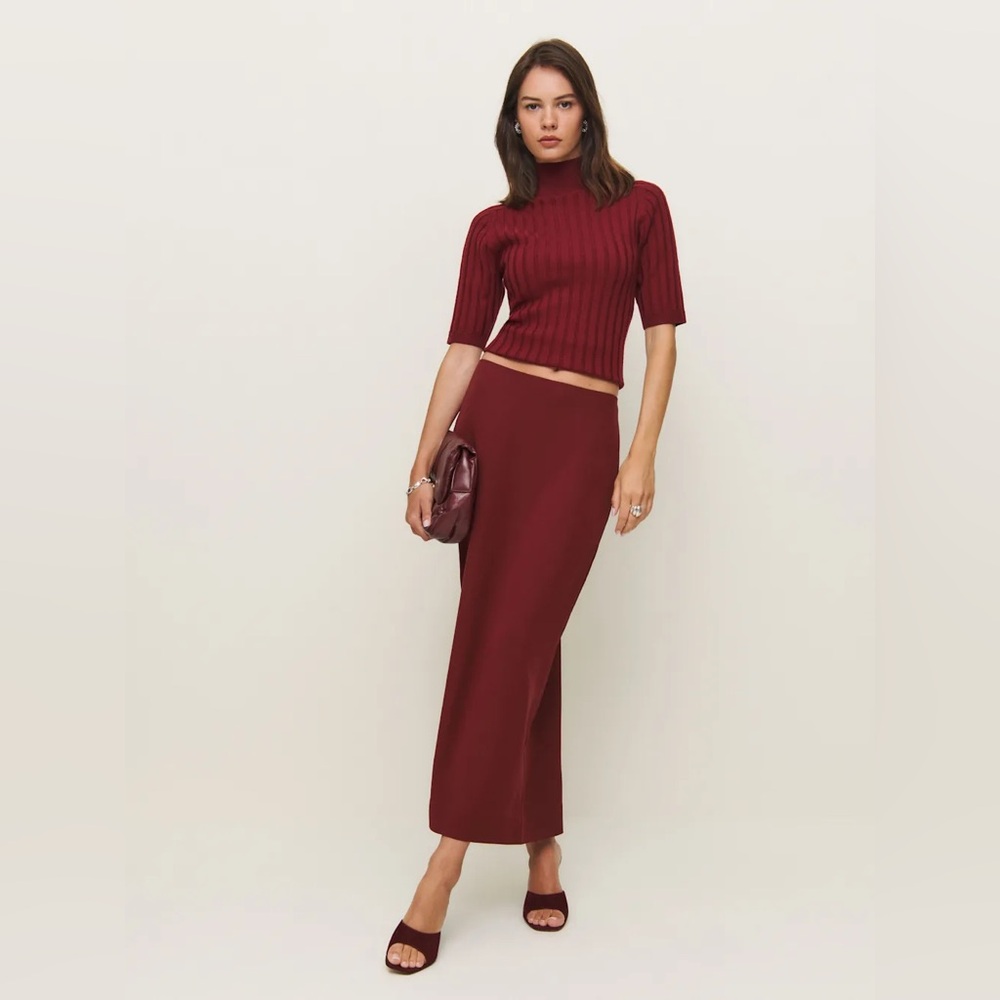 Reformation Jordan Low Waist Skirt Red - Size 8 (NWOT)